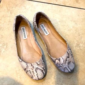 Steve Madden Klutch Snake Print Flats